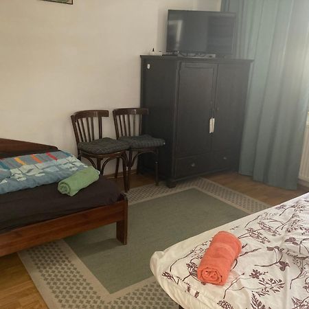 Apartman-Donau Tát Екстериор снимка