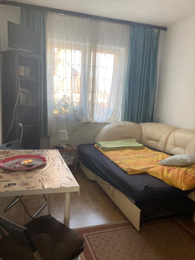 Apartman-Donau Tát Екстериор снимка