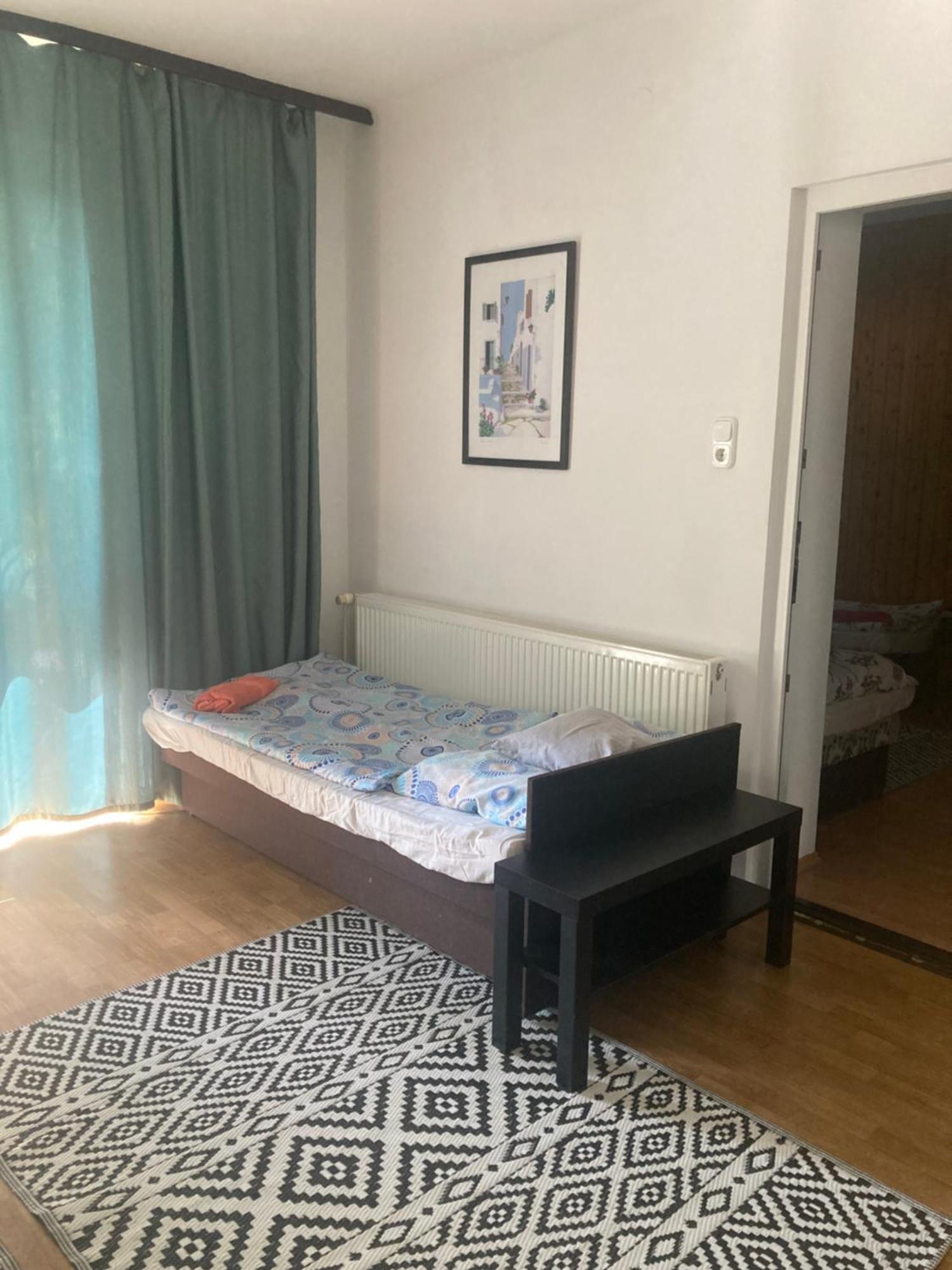 Apartman-Donau Tát Екстериор снимка