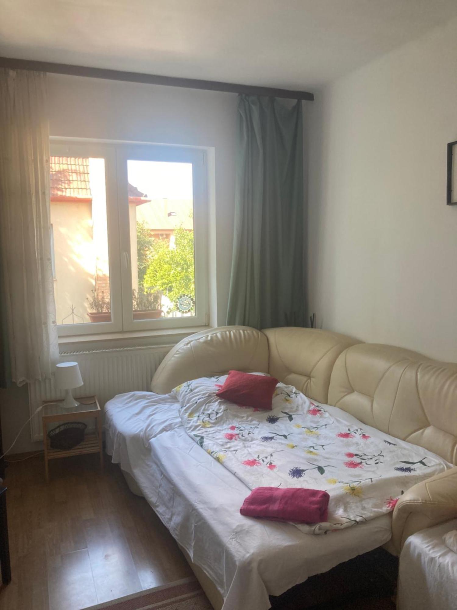Apartman-Donau Tát Екстериор снимка